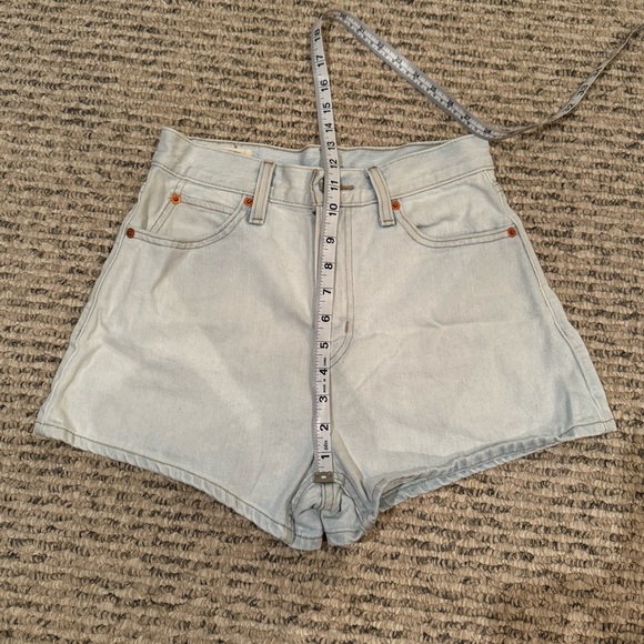 Levi’s Denim Shorts - Picture 4 of 7